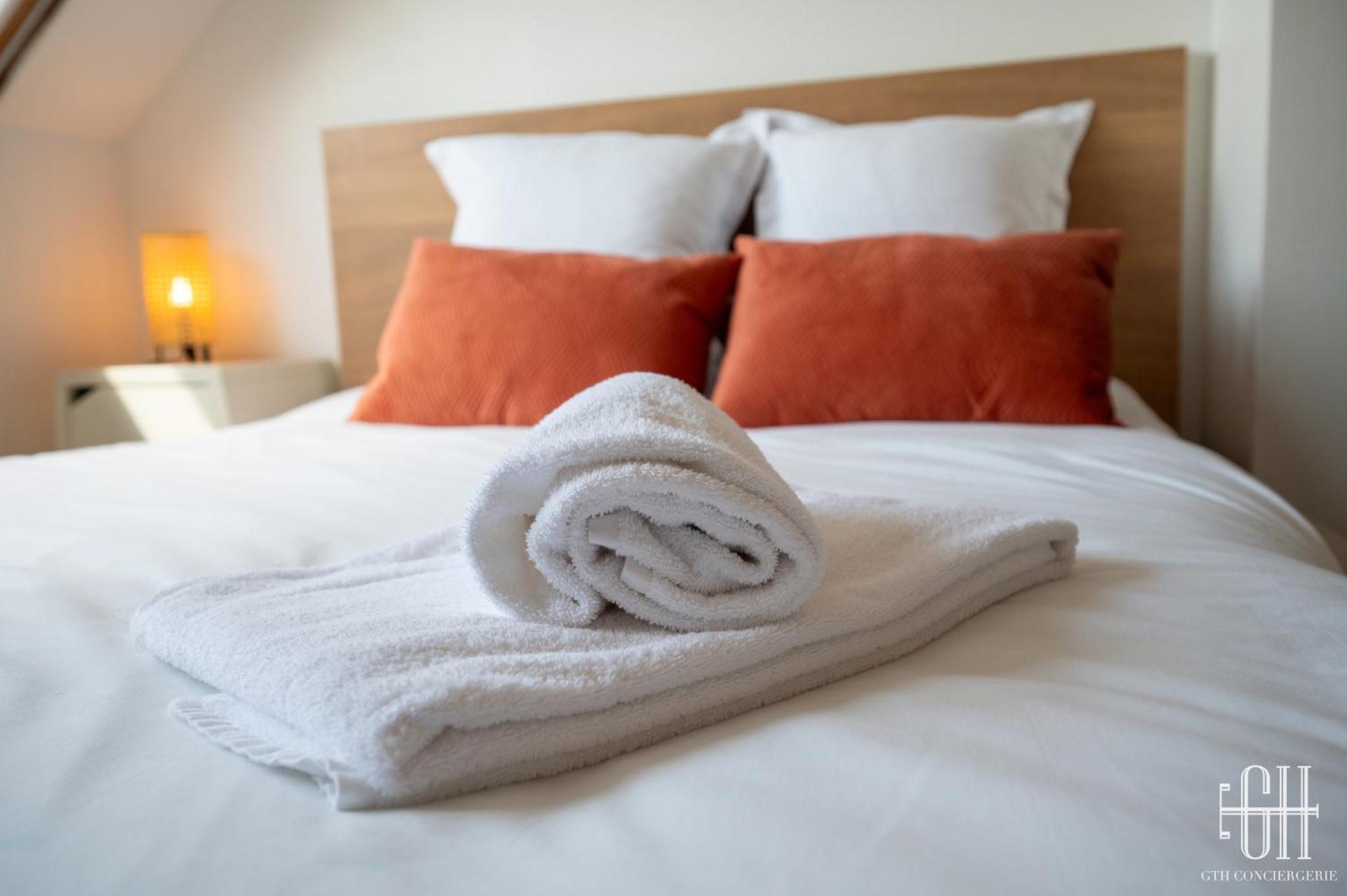 Le Qg Apartment Tours Bagian luar foto
